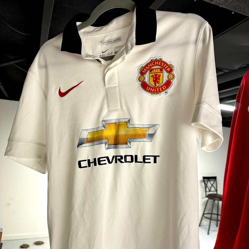 Manchester United 2014 medium away Nike jersey